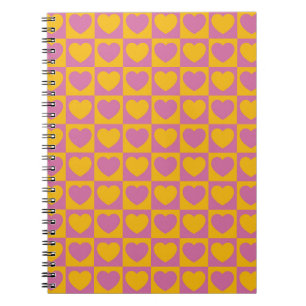 Cuaderno Pequeños corazones compiten con la rejilla de ajed