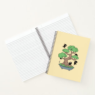 Cuaderno Pequeños Ninjas en árbol bonsai en amarillo