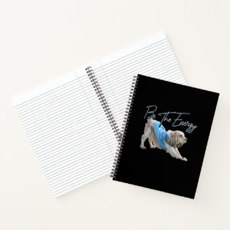 Cuaderno Perro descendente del yoga - Sea la cita energétic