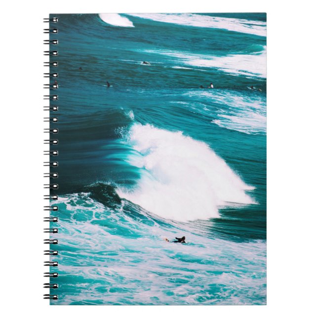 CUADERNO PERSONA EN SURFBOARD CON ONDAS DE OCÉANO (Frente)