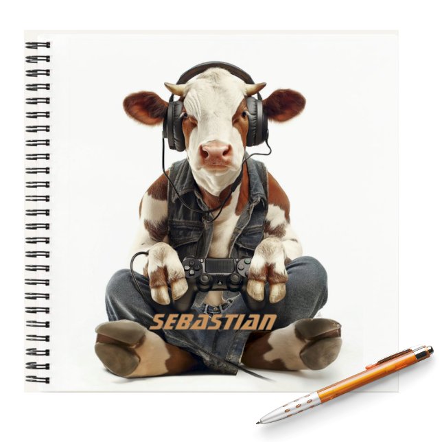 Cuaderno Personalizado Vaquero Gamer para Niños (Funny Cow wearing headphones and jeans playing video games personalized kids notebook)