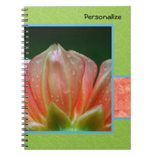Cuaderno Pétalos de flores Naranjas de moda con nombre
