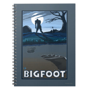 Cuaderno Pie grande que camina a través de campo de golf