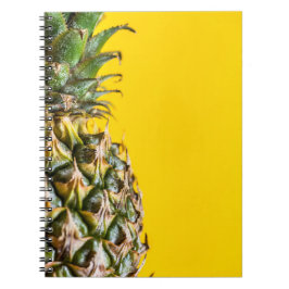 Cuaderno Piña de fondo amarillo