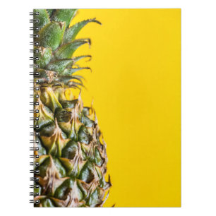 Cuaderno Piña de fondo amarillo