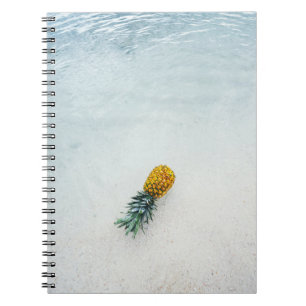 Cuaderno Piña en la orilla del mar