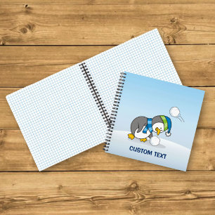 Cuaderno Pinguino pequeño recibiendo una bola de nieve