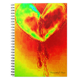 Cuaderno pintado a mano del corazón sangrante