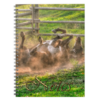Cuaderno Pintando el rollo de caballos en una divertida fot