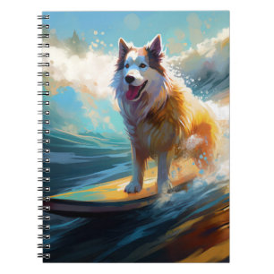 Cuaderno Pintura de Alaskan Malamute haciendo surf en la pl