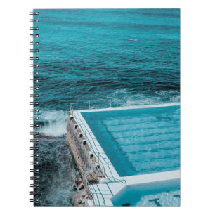 Cuaderno Piscina cerca del mar