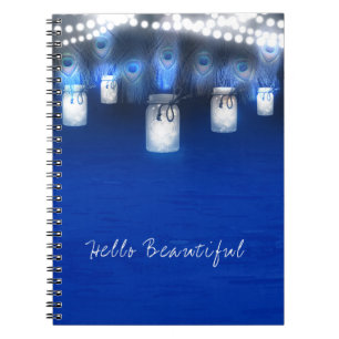 Cuaderno Plumas de pavo real, frasco de Mason y luces de cu