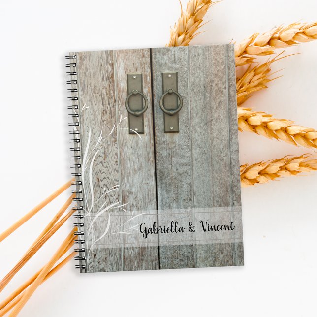 Cuaderno Portátil de espiral de matrimonio de campo doble p (This rustic barn door notebook makes a unique advice book or guest book for your shower or wedding.)