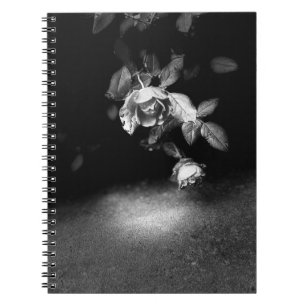 Cuaderno Portátil de flores en blanco y negro