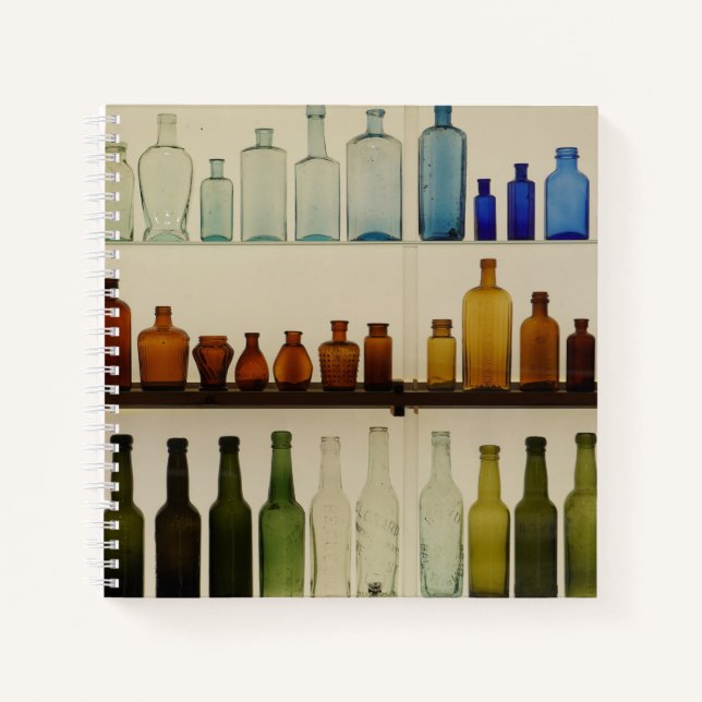 Cuaderno Portátil espiral con diseño de botellas de vidrio (Anverso)
