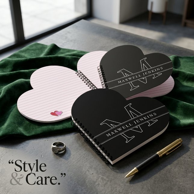 Cuaderno Portátil para el corazón personalizado con monogra (Personalized Heart Notebook with Monogram & Name)