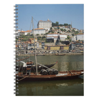 Cuaderno Portugal, Oporto, Barco con barriles de vino