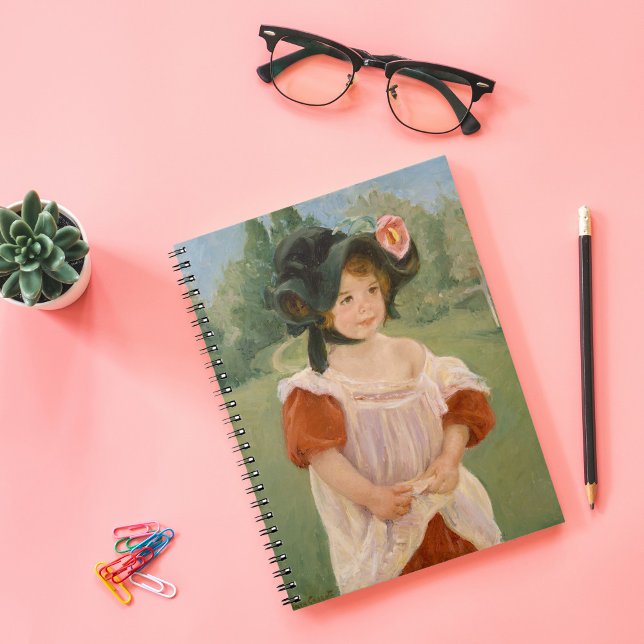 Cuaderno Primavera: Margot parado en un jardín | Mary Cassa (Subido por el creador)
