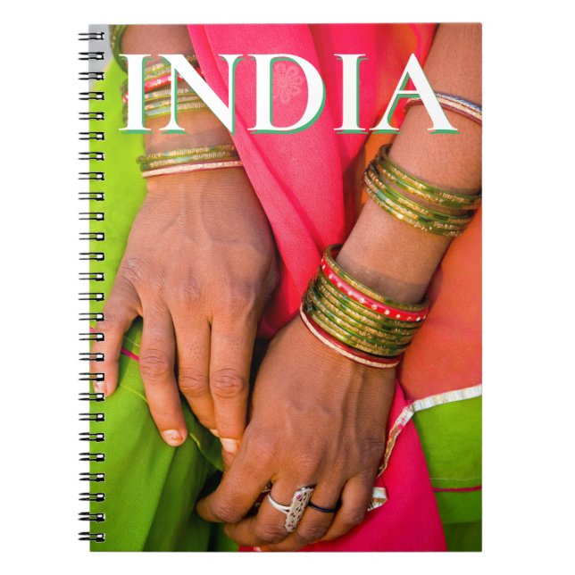 Cuaderno Primer plano de las manos de una mujer en Rajastha (Frente)
