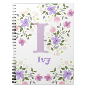 Cuaderno Primera inicial más nombre Ivy con flores