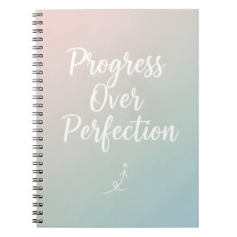 Cuaderno Progress Over Perfection – Minimal Motivational Qu