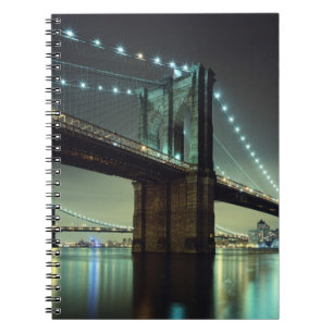 Cuaderno Puente de Brooklyn en el puente de Manhattan de la