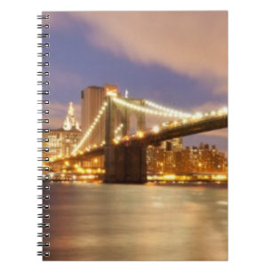 Cuaderno Puente de Brooklyn y Manhattan en la noche
