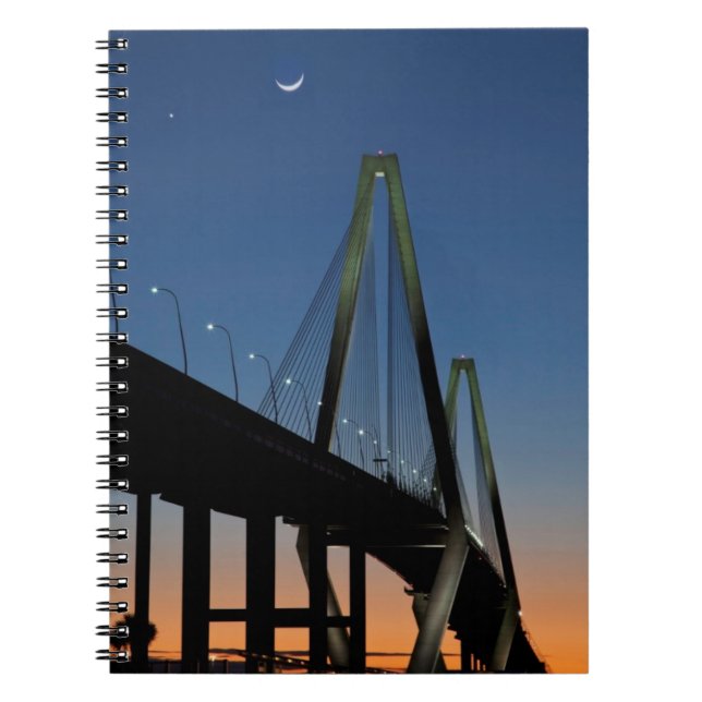 Cuaderno Puente del Jr. de Arturo Ravenel en la oscuridad (Frente)