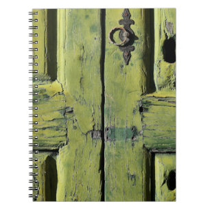 Cuaderno Puerta de 2 paneles de madera marrón cerrada