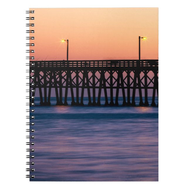 Cuaderno Puesta de sol en la playa del muelle (Frente)
