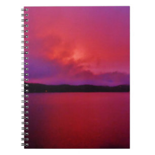 Cuaderno Púrpura caliente puesta de sol en el lago Arrowhea