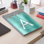 Cuaderno Purpurina Verde azulado plateado Cepillado nombre<br><div class="desc">Plata y Verde azulado Aqua Blue Faux Relieve metalizado Metálico Esparkle Purpurina Cepillado Monograma Metalizado y Portátil Espiral Inicial. Esto hace que el dulce perfecto cumpleaños 16, boda, ducha de novia, aniversario, ducha de bebé o fiesta de soltera sea regalo para alguien que ama el lujo glam y los estilos...</div>