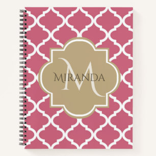 Cuaderno Quatrefoil rosa con monograma y nombre de la niña