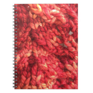 Cuaderno que hace punto rojo