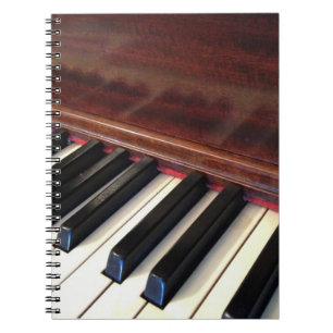 Cuaderno que ofrece el piano