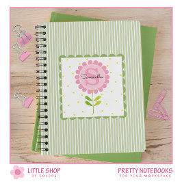 Cuaderno Rayas florales rosadas y monograma de lunares