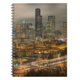 Cuaderno Rayas pálidas de los coches en la noche