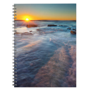 Cuaderno Rayos de sol iluminan el Océano Pacífico