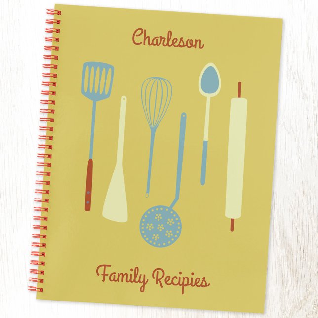 Cuaderno Receta Familiar de Cocina Retro Personalizada (Personalized recipe book with retro kitchen utensils and editable text.  Choice of cover type.)