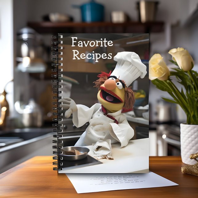 Cuaderno Recetas favoritas personalizadas (Recipe book with puppet chef stands on top of a kitchen counter)