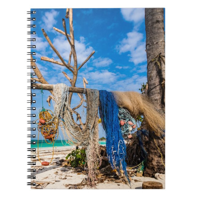 Cuaderno Redes de pesca que se secan en la playa (Frente)