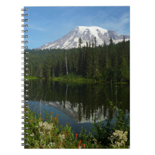 Cuaderno Reflejo del lago del Monte Rainier con flores silv