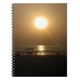 Cuaderno Reflexión sobre la puesta de sol en verano dorado 