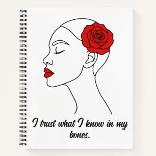 Cuaderno Retrato artístico de mujer con rosa rojo