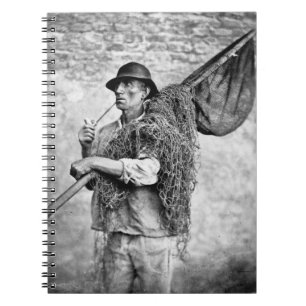 Cuaderno Retrato de un pescador que lleva sus redes (pho de