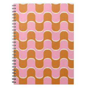 Cuaderno Retro 70: Patrón ondulado dorado-rosado.
