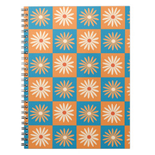 Cuaderno Retro Daisy sobre cuadros azules y naranjas
