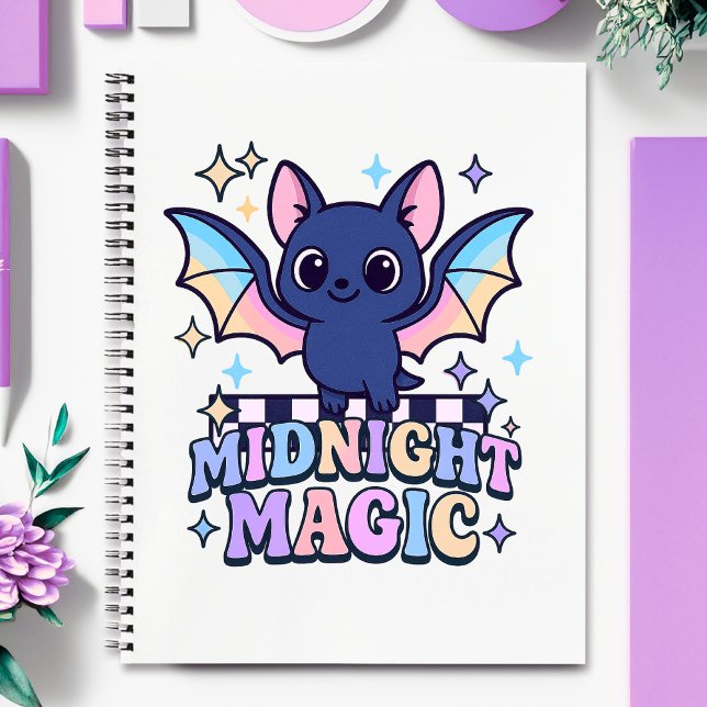 Cuaderno Retro Pastelcore Lindo Murciélago de Halloween y T (The midnight magic kawaii bat design shines with retro pastel charm.)