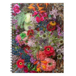 Cuaderno Rico ramo floral de otoño con gerberas y bayas