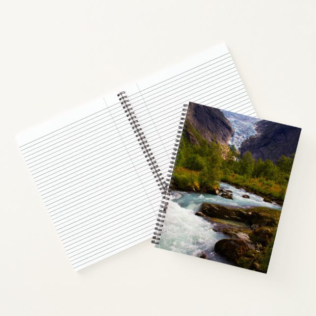 Cuaderno Río que fluye del glaciar Briksdal (Interior)